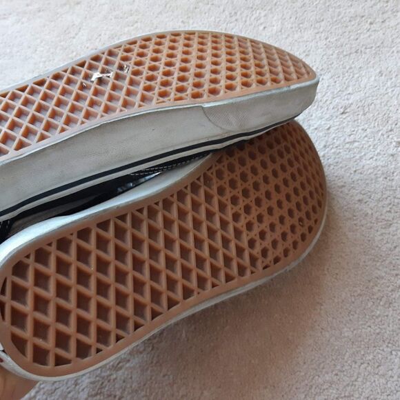 Vans black and white unisex sneakers men’s 7.5 women’s 9 - Picture 4 of 9